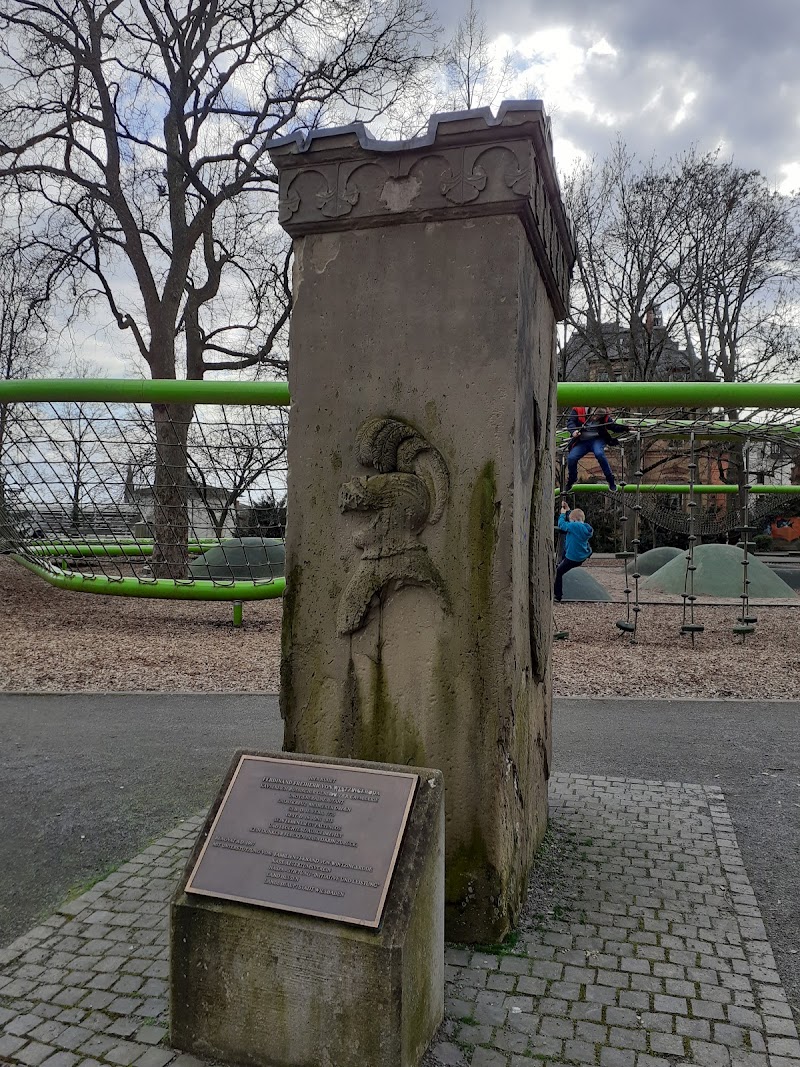 Wiesbadens Quellen & Jahrhunderte – ein historischer Spaziergang durch Mitte